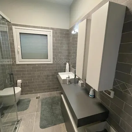 The View No2 'the Emmanuel' Appartement