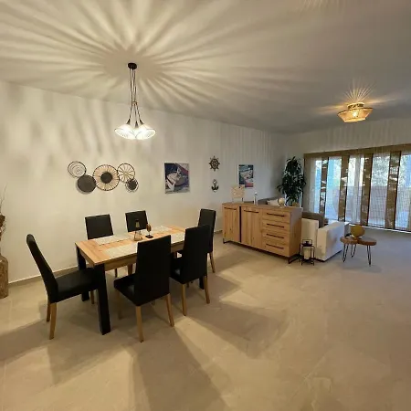 The View No2 'the Emmanuel'