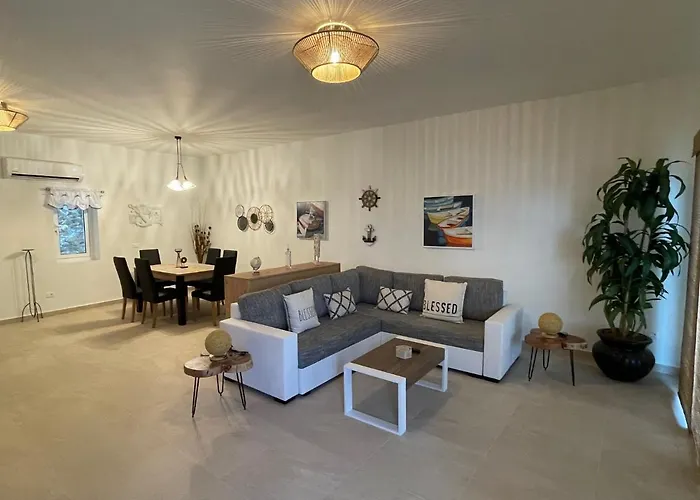 The View No2 'the Emmanuel'