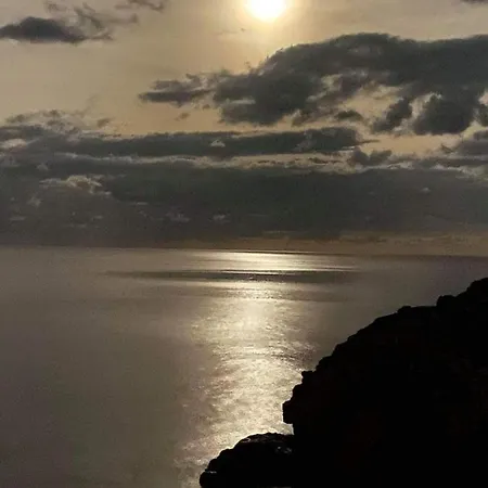 The View No2 'the Emmanuel' Apartman